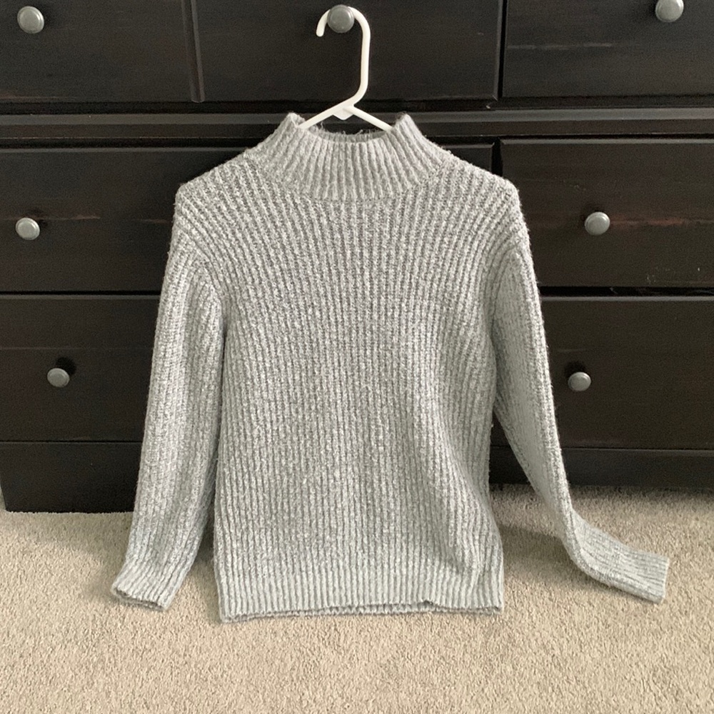 H&M grey puffy sweater size S